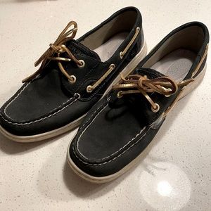 Women’s Sperry black loafers